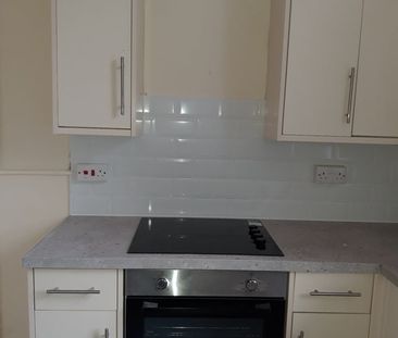 2 Bed Terraced House, Broxton Street, M40 - Photo 2