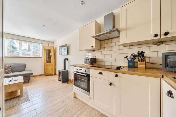 Chipping Norton, Oxfordshire, OX7 - Photo 1