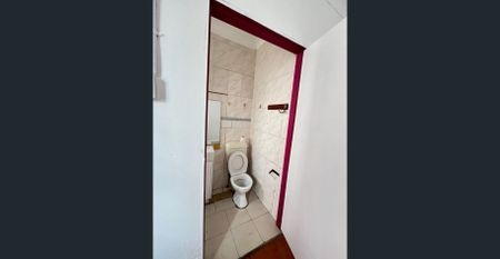 Share house. 2 bedroom with individual bathroom and kitchen. suitable for couples or oversea students - Photo 5