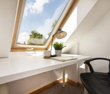 6 bedroom detached house to rent - Photo 3