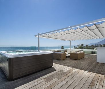 Villa Sanchez, Luxury Beachfront Villa to Rent in East Marbella - Photo 6