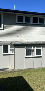 Renovated and ready to move in! - Photo 4