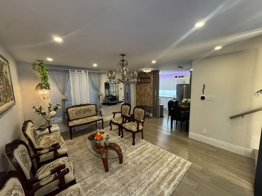 For Lease - 268 Pasadena Drive, Georgina, Ontario - Photo 1