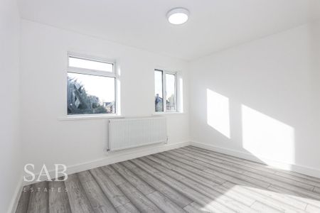 3 bedroom semi-detached house to rent - Photo 2