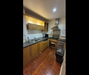 1 Bed Flat, Manor House Drive, CV1 - Photo 1