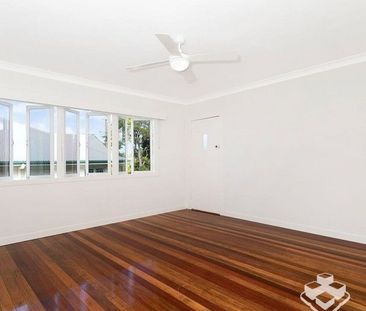 One of the lovely two bedroom house upper mount gravatt - Photo 3