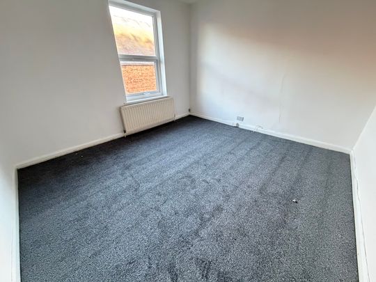 Woden Road, Heath Town, Wolverhampton - Photo 1