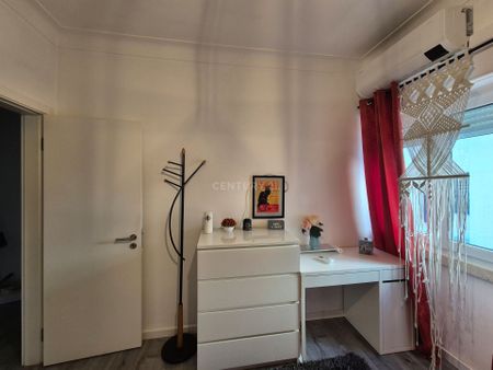 Apartamento T2 Mobilado – Zona Calma e Privilegiada, junto a praias e a 10 Minutos de Lisboa - Photo 5