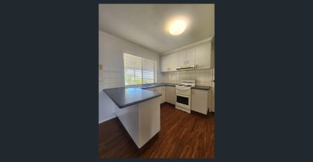 Family Home in Newtown - Photo 2