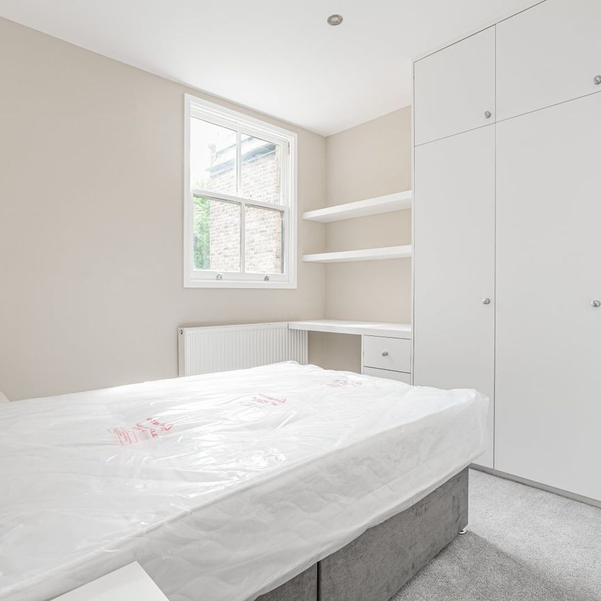 Marney Road, London, SW11 - Photo 1