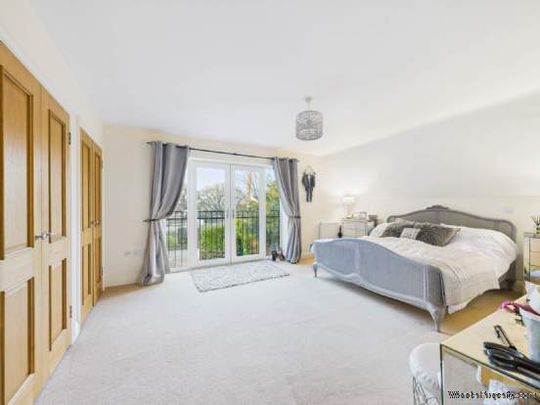 4 bedroom property to rent in Chinnor - Photo 1