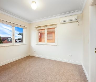 Immaculate Two Level Family Home - Photo 2