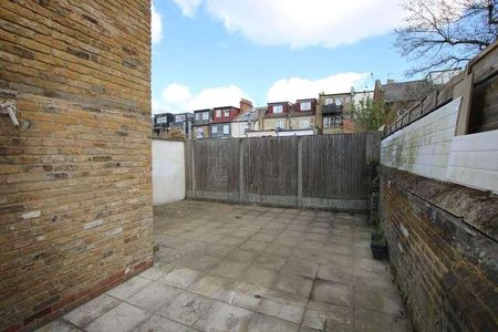 Strode Road, London, NW10 - Photo 4