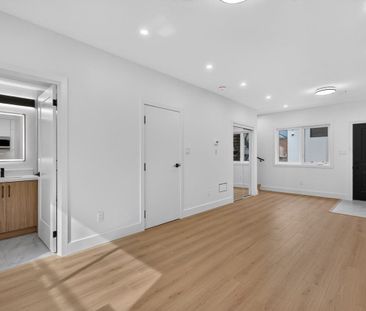 484 Westmount Avenue apartment — Toronto, ON (3-Bedroom) - 3 Bedroom - Photo 5