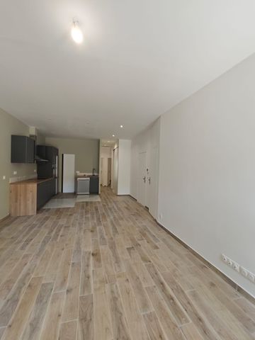 Appartement 4 pièces 86m2 MARSEILLE 7EME 2 250 euros - Photo 5