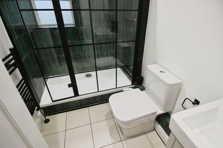 3 bedroom House To Let Total Size: 871 SQ FT - Photo 2