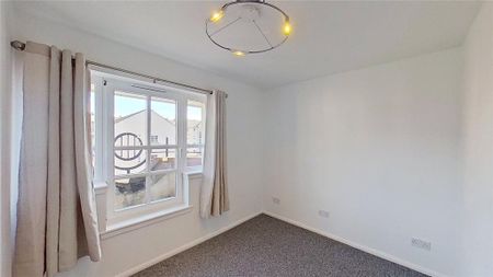 3 bedroom flat to rent - Photo 5