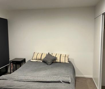 Holland Park - Photo 5