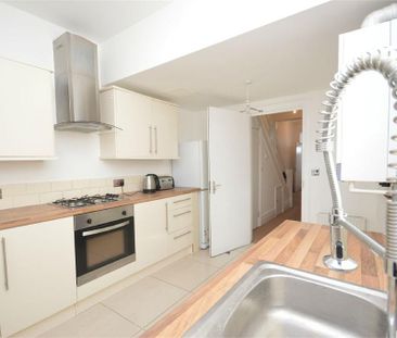 4 bedroom terraced house to rent - Photo 6