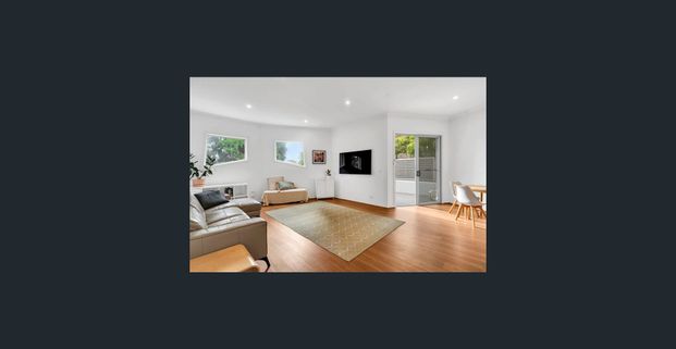 Spacious 4-Bedroom Townhouse in Ascot Vale's Exclusive Enclave - Photo 1