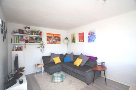 One Bedroom Flat to Let – Surbiton (St. Mark’s Hill, KT6) - Photo 2