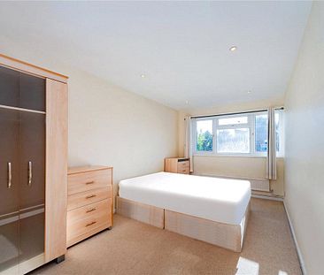 3 bedroom house in Wimbledon - Photo 4