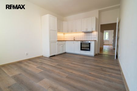 Pronájem bytu 2+1 v osobním vlastnictví 76 m², Praha 10 - Vršovice - Фото 2