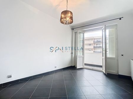 Appartement Rénové avec Parking Privé Rue du Dr. Del Pellegrino, - Photo 3