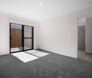 Unique 4 Bedroom 3 Bathroom Brand New Build - Photo 1