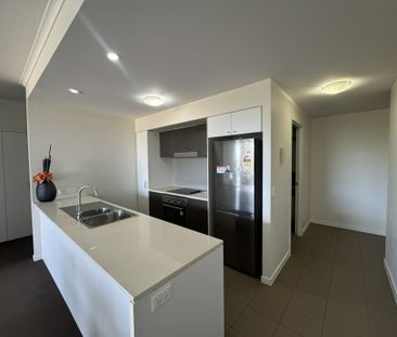 Modern Furnished Apartment in the Heart of the CBD - Photo 4
