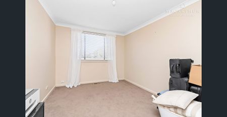 Convenient 3-Bedroom Home with Outdoor Entertaining - Photo 5