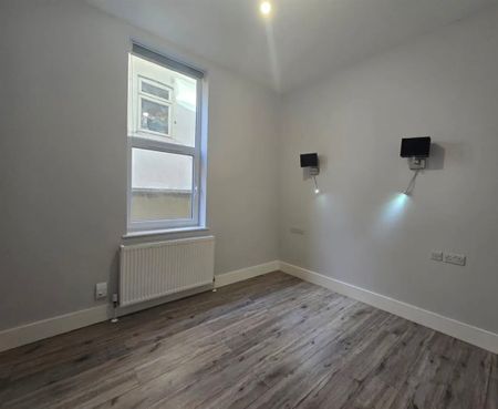 3 Bed Flat, Stuart Crescent, N22 - Photo 3