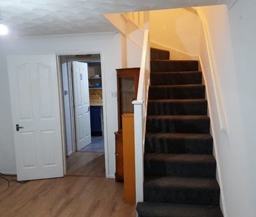2 Bed Semi-Detached House, Twigden Court, LU3 - Photo 4