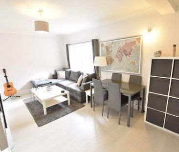 2 bedroom flat to rent - Photo 3