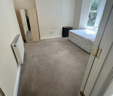 6 Bed Terraced House, Horfield Road, BS2 - Photo 3