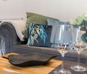 2 bedroom flat to rent - Photo 2