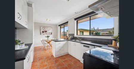 Family Comfort with Space to Grow - Photo 4