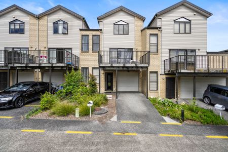 3 bedroom town house in Te Atatu - Photo 3