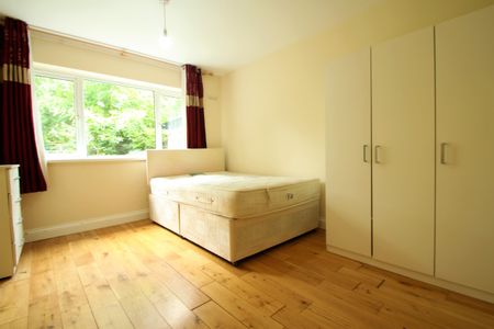 Shaftesbury Avenue, Harrow - Photo 3