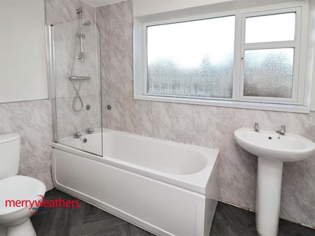 3 bed semi-detached house to rent in Weetwood Road, Rotherham, S60 - Photo 5