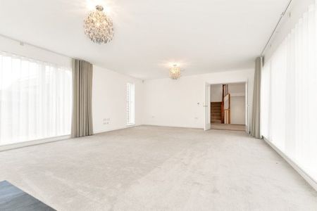 Hobson Road, Trumpington, Cambridge £4,500 pcm ⓘ The monthly or weekly payment required by the landlord. Read our glossary page , 4 bedrooms, mid terrace house, to let * Tenant info - Photo 5