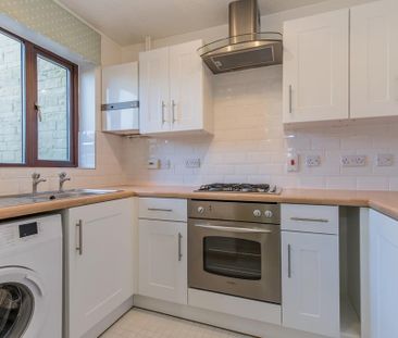 1 bedroom semi-detached house to rent - Photo 2