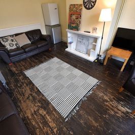 7 bedroom House in Hyde Park, Leeds - Photo 1