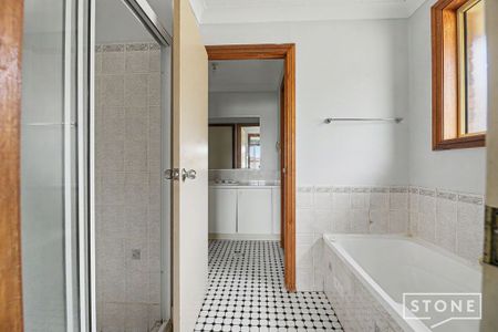 THREE BEDROOM DUPLEX IN GREAT LOCATION - Photo 3