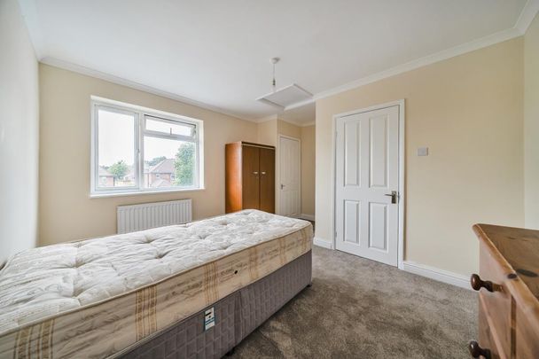 3 bedroom semi-detached house to rent - Photo 1