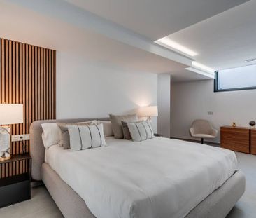 4 bedroom luxury Villa for rent in Estepona, Spain - Photo 4