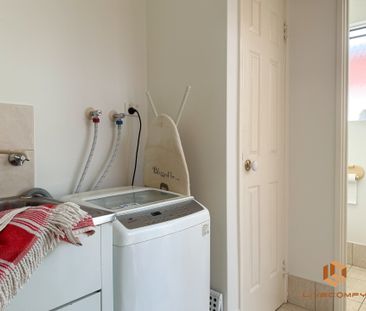 Victoria Park - Photo 2