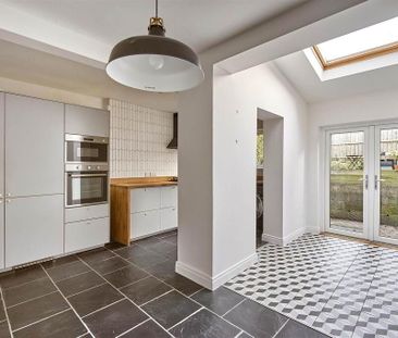 4 Downshire Place, Holywood, BT18 9LR - Photo 6