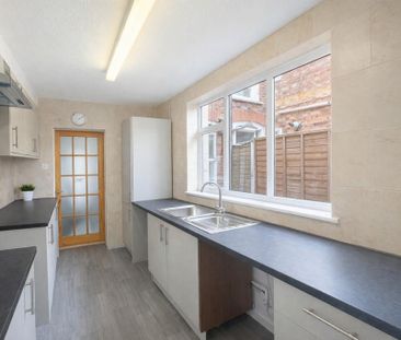 3 bedroom semi-detached house to rent - Photo 5