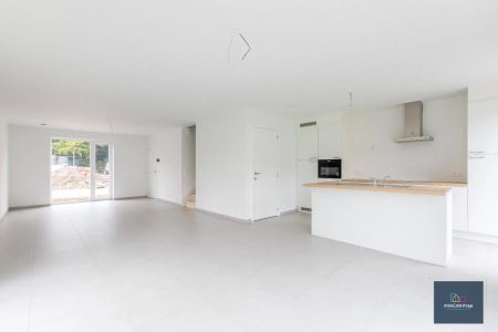 Energiezuinige nieuwbouwwoning met 3 slaapkamers , tuin en staanplaats - Photo 3